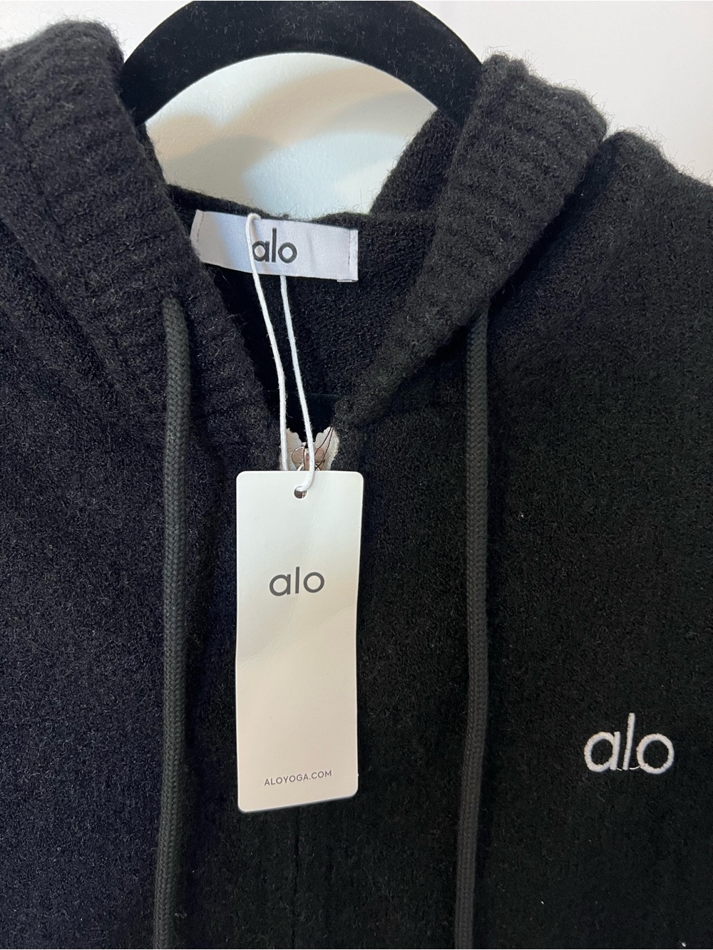 ALO Yoga Women’s Black Zip-Up NWT